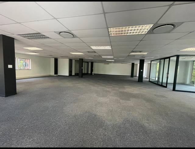 369M² OFFICE TO LET IN BRYANSTON